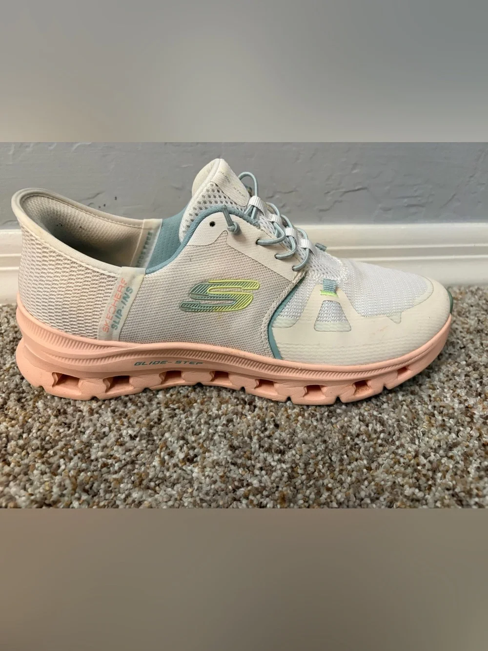 N/A skechers slip